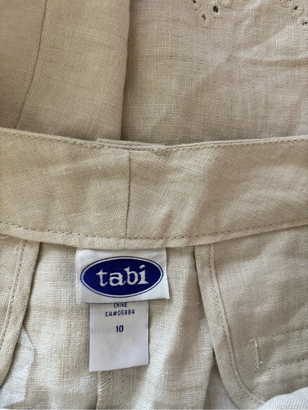Linen-Blend Cream Button-Front Midi Skirt with Eyelet Hem - Picture 4 of 6